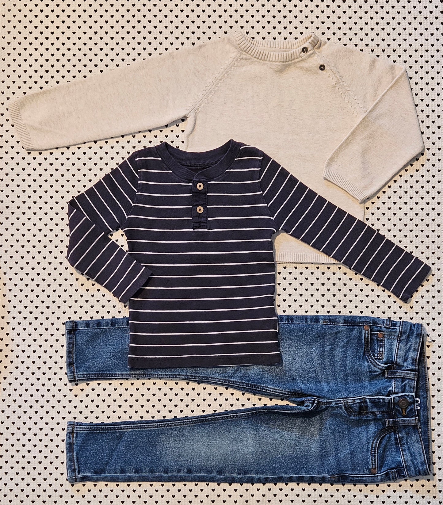 Kids | Junge | Unisex | 3-tlg. Set: Strickpullover von H&M, Langarmshirt von Pomp de Lux und Jeanshose von C&A, Gr. 98